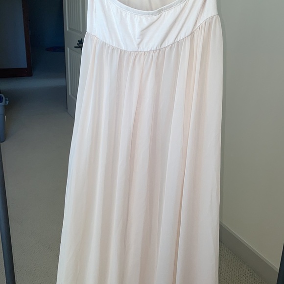 Maternity Shoot Sheer Dress - Picture 3 of 4